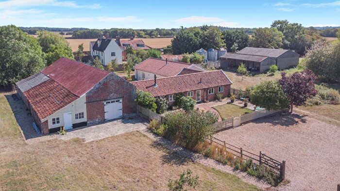 4 Bedroom Barn Conversion For Sale In Bungay Road, Stockton, Beccles, NR34