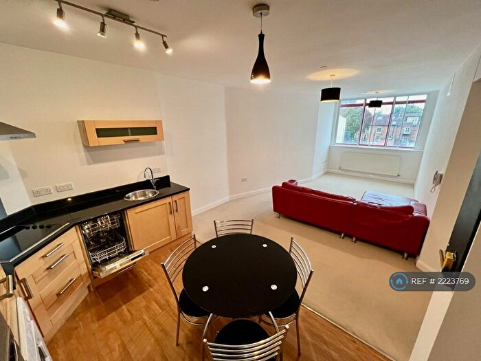 2 Bedroom Flat To Rent In Bloomsbury House, Northampton, NN1