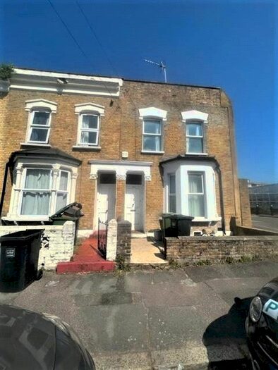 4 Bedroom Detached House To Rent In Elverson Road, London, SE8