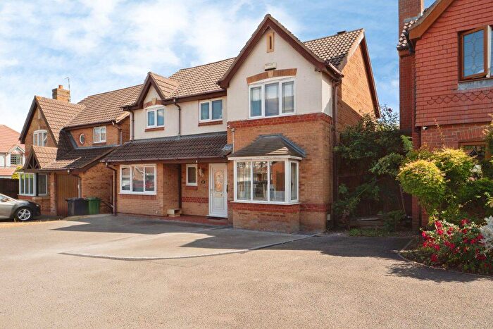3 Bedroom Detached House For Sale In Fishpond Way, Loughborough, LE11