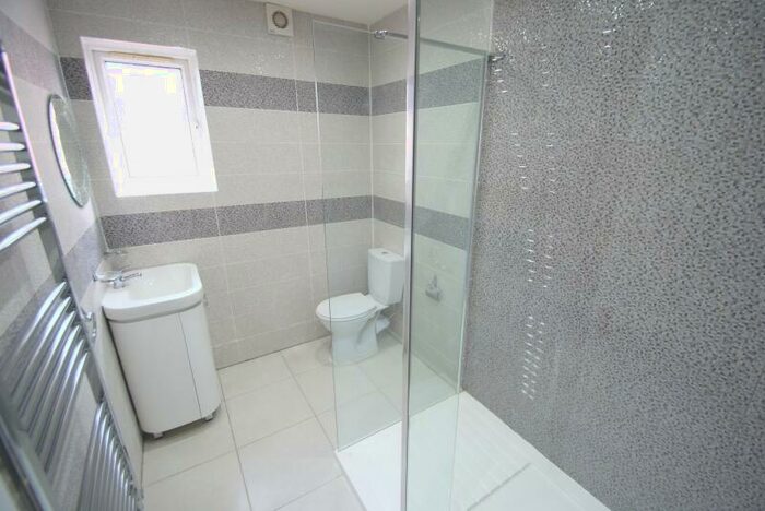 7 Bedroom Semi-Detached House To Rent In Langdale Gardens, Headingley, Leeds, LS6