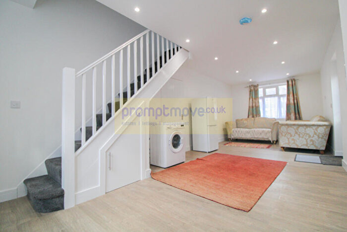 1 Bedroom Maisonette To Rent In Stratton Gardens Luton, LU2