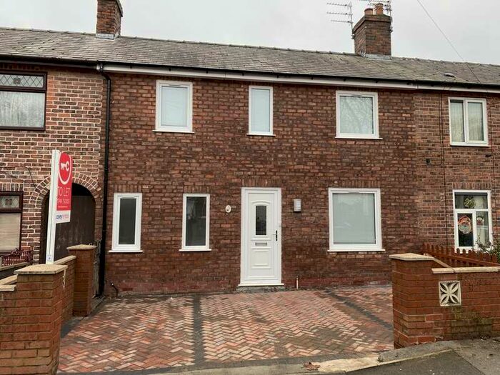 3 Bedroom Town House To Rent In Princess Avenue, St Helens, WA10