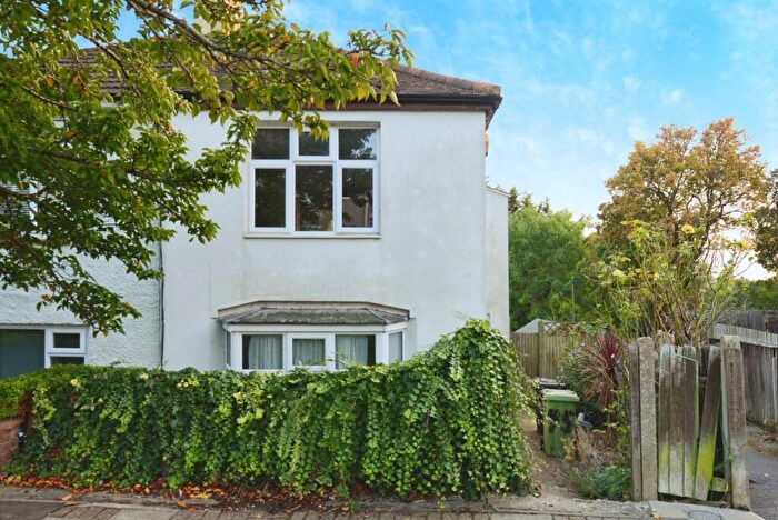 3 Bedroom Semi-Detached House To Rent In Sandringham Road, BR1