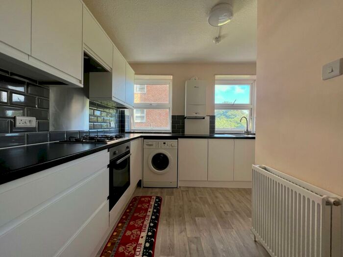2 Bedroom Apartment To Rent In Mandalay Court, Brighton, BN1