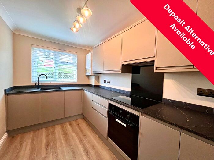 2 Bedroom Flat To Rent In Sherbourne Close, Kingswood, Bristol, BS15