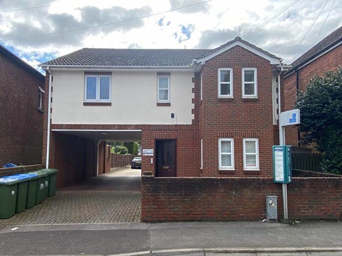 1 Bedroom Apartment To Rent In Waterloo Road, Shirley, SO15