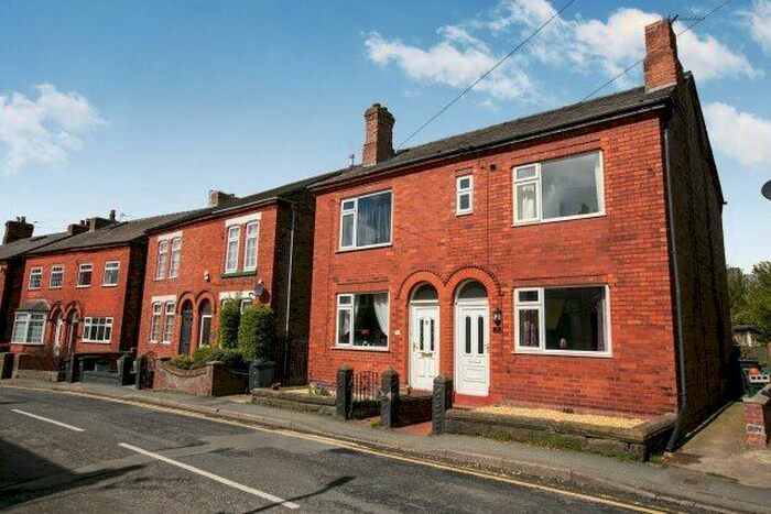 4 Bedroom Property To Rent In Lydyett Lane, Northwich, CW8