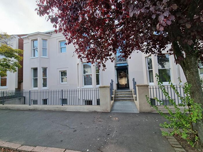 2 Bedroom Apartment To Rent In Flat, Russell Terrace, Leamington Spa, CV31