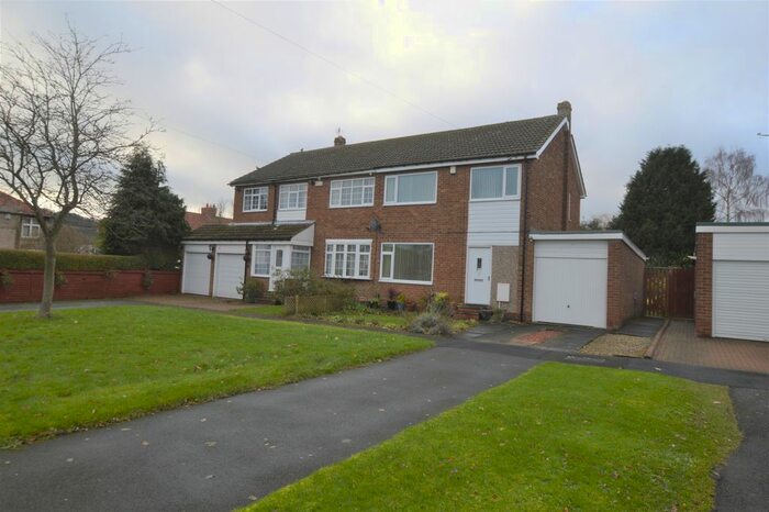3 Bedroom Semi-Detached House To Rent In Towneley Fields, Rowlands Gill NE39