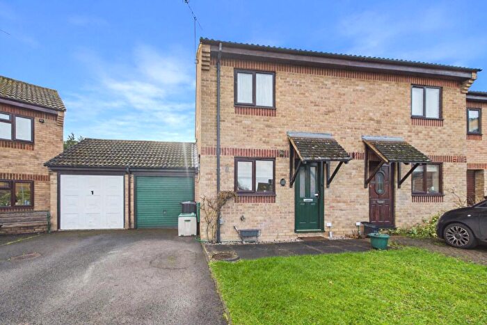 2 Bedroom Semi Detached House For Sale In Larchside Close, Spencers Wood, Reading, Berkshire, RG7