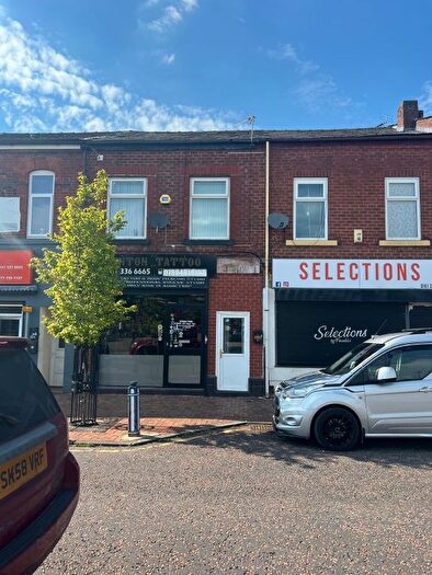 2 Bedroom Flat To Rent In Victoria, Denton, M34