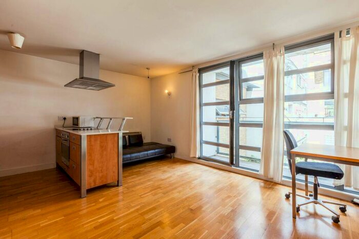 2 Bedroom Flat To Rent In Tanners Yard, Shoreditch, London, E2