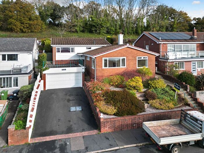 4 Bedroom Detached House For Sale In Maudlin Drive, Teignmouth, TQ14