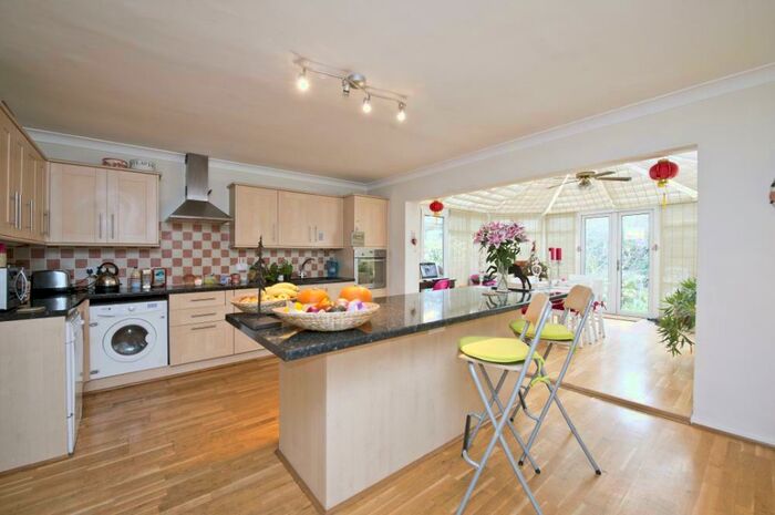 3 Bedroom Semi-Detached House To Rent In Westwood Road, London, SW13