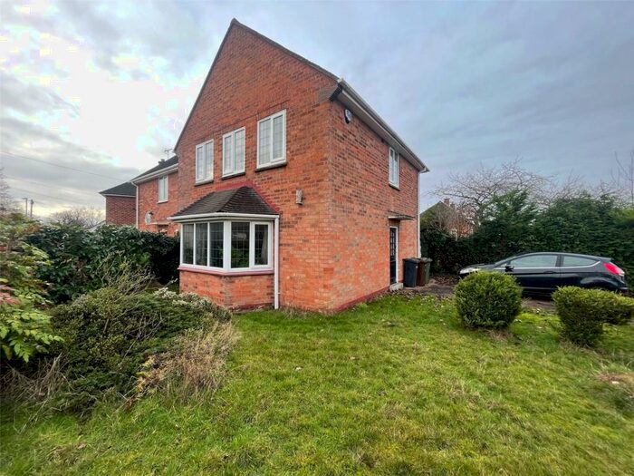 3 Bedroom Semi-Detached House To Rent In Fernhill Road, Solihull, West Midlands, B92
