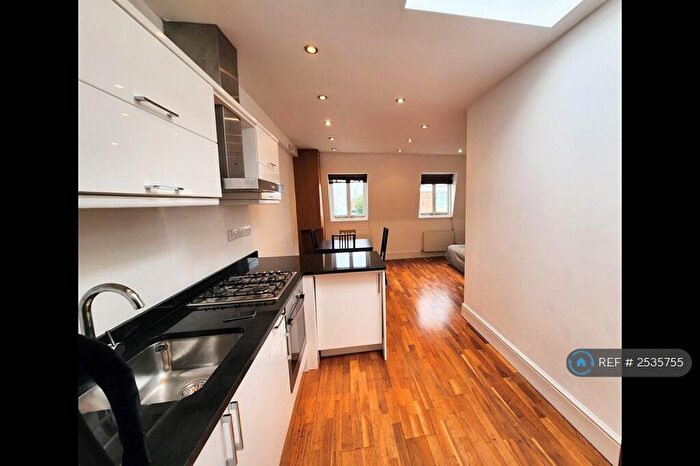 1 Bedroom Flat To Rent In Hoxton Street, London, N1