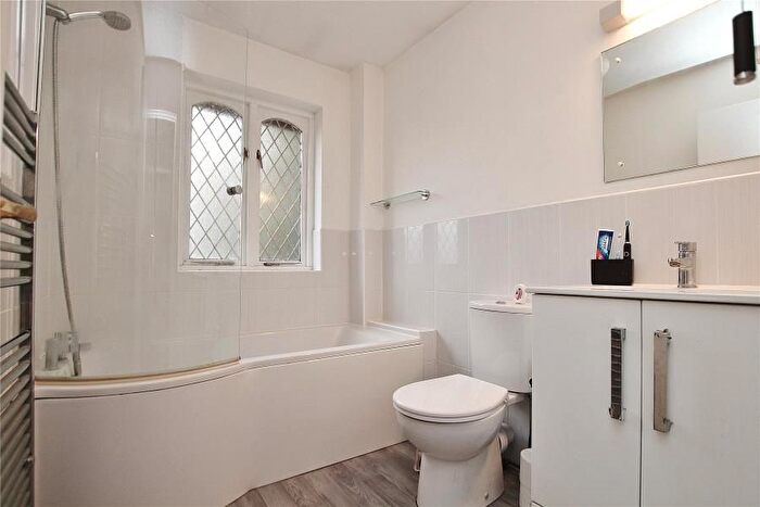 1 Bedroom End Of Terrace House To Rent In Woking, Surrey, GU24