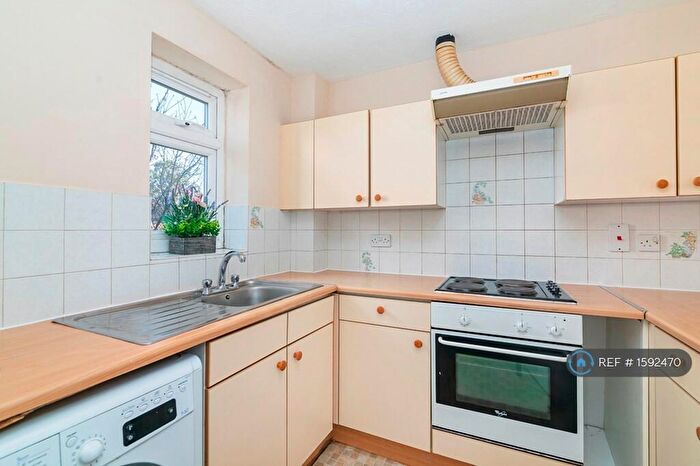 1 Bedroom Flat To Rent In Catherine Court, Ilford, IG2