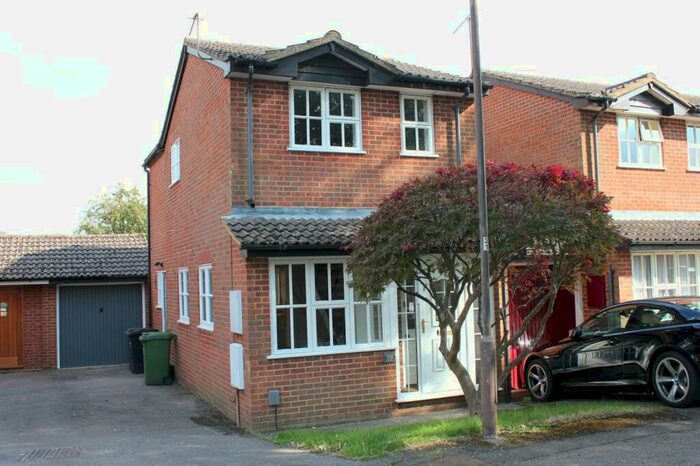 2 Bedroom Detached House To Rent In Black Acre Close, Amersham, HP7