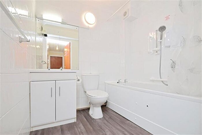 1 Bedroom Retirement Property To Rent In Homegower House, St Helens Road, Swansea, SA1