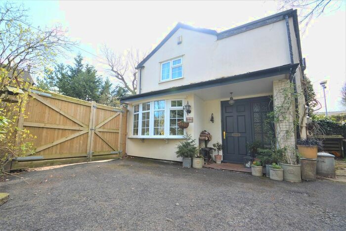3 Bedroom Semi-Detached House For Sale In London Road, Allostock, Knutsford, WA16