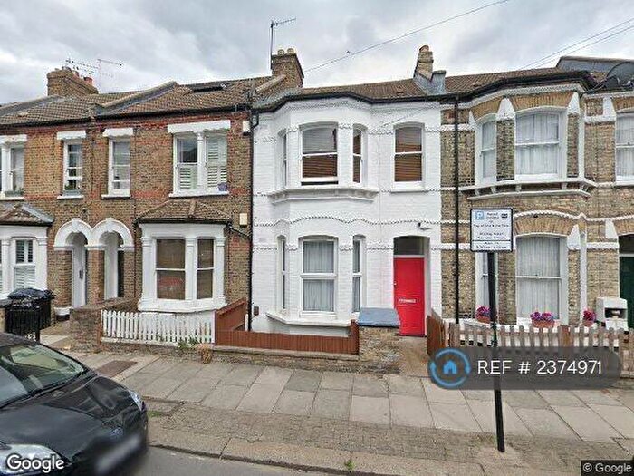 2 Bedroom Flat To Rent In Inworth Street, London, SW11