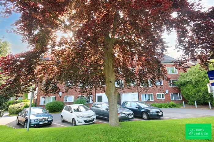 1 Bedroom Flat For Sale In Gainsborough Road, London, N12