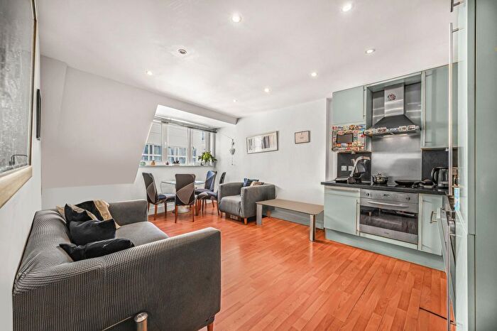 1 Bedroom Flat For Sale In Pepys Street, Tower, EC3N