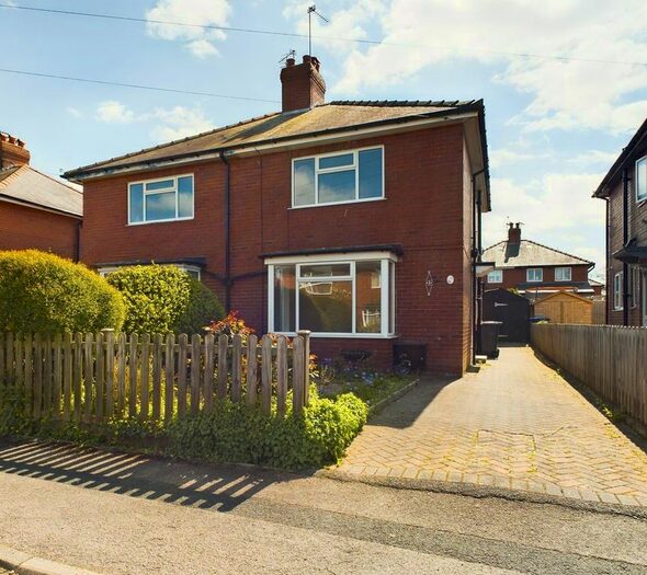 3 Bedroom Semi-Detached House To Rent In St Johns Grove, Harrogate, HG1