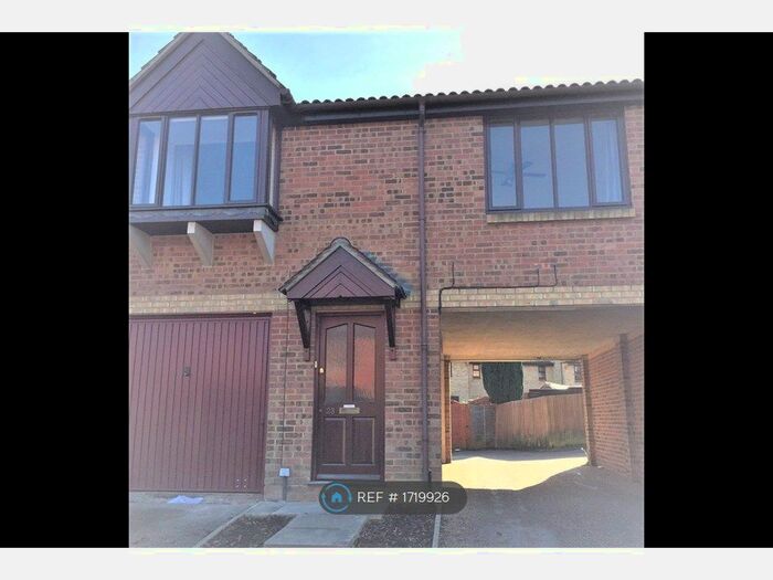 2 Bedroom Maisonette To Rent In Hope Avenue, Bracknell, RG12