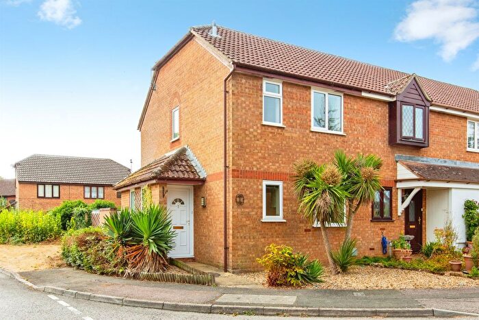 2 Bedroom End Of Terrace House For Sale In Windsor Drive, Thrapston, Kettering, NN14