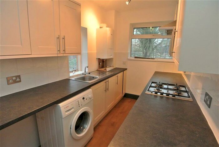 2 Bedroom Maisonette To Rent In Weybridge, KT13
