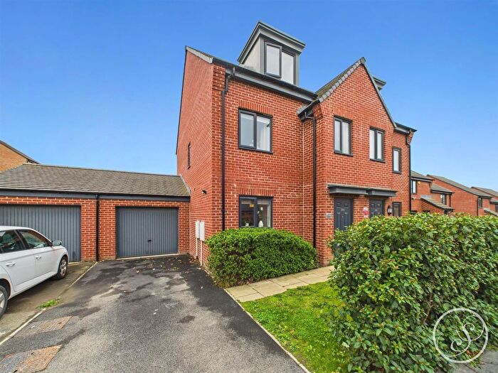 3 Bedroom Semi-Detached House To Rent In Magnolia Road, Seacroft, Leeds, LS14