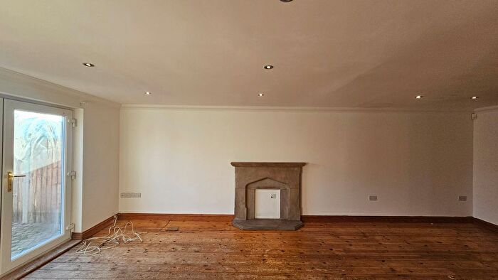 4 Bedroom Semi-Detached House To Rent In Dornafield Road, Newton Abbot, TQ12