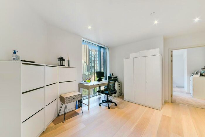 2 Bedroom Apartment To Rent In Echo Court, Royal Wharf, London, E16