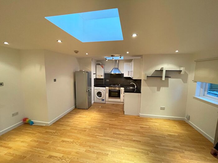 1 Bedroom Flat To Rent In Leigham Court Road, Streatham, SW16