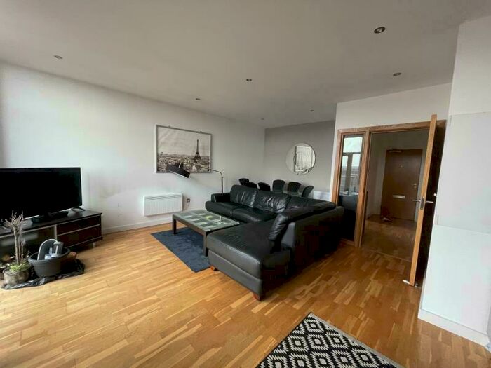 2 Bedroom Apartment To Rent In Englefield Road, London, N1
