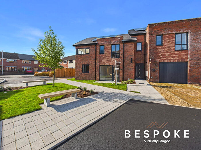 4 Bedroom House For Sale In Greenhills Close, Macclesfield, SK11