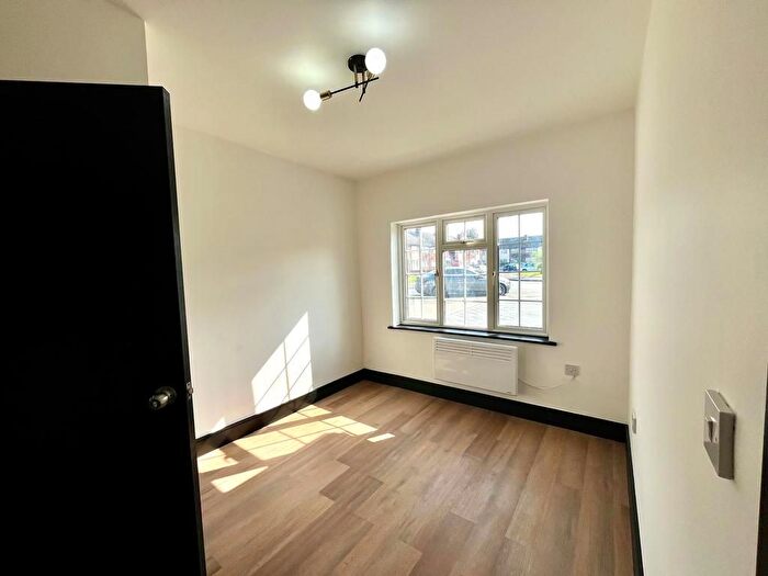 7 Bedroom End Terrace House To Rent In Yeading Fork, Hayes, UB4