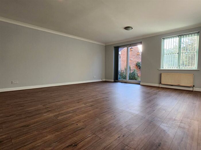 3 Bedroom Detached House For Sale In George Lovell Drive, Enfield Island Village, EN3