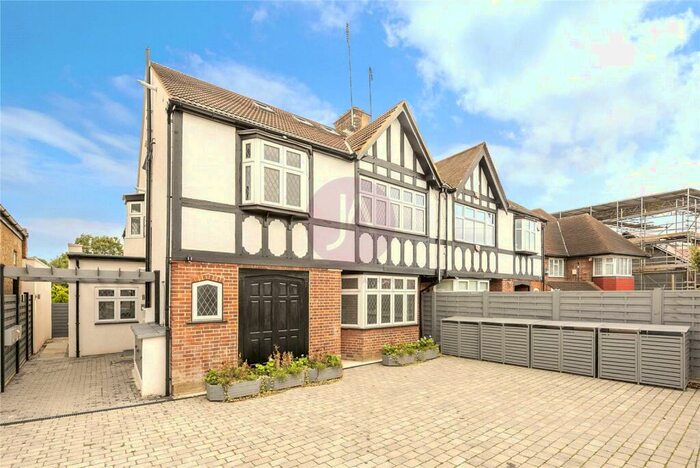 2 Bedroom Maisonette To Rent In Holders Hill Road, Mill Hill, London, NW7