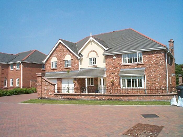 5 Bedroom Detached House To Rent In Dunlin Rise, Macclesfield, SK10