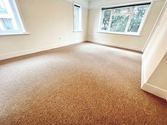 1 Bedroom Flat To Rent In Manor Road, Bournemouth, BH1