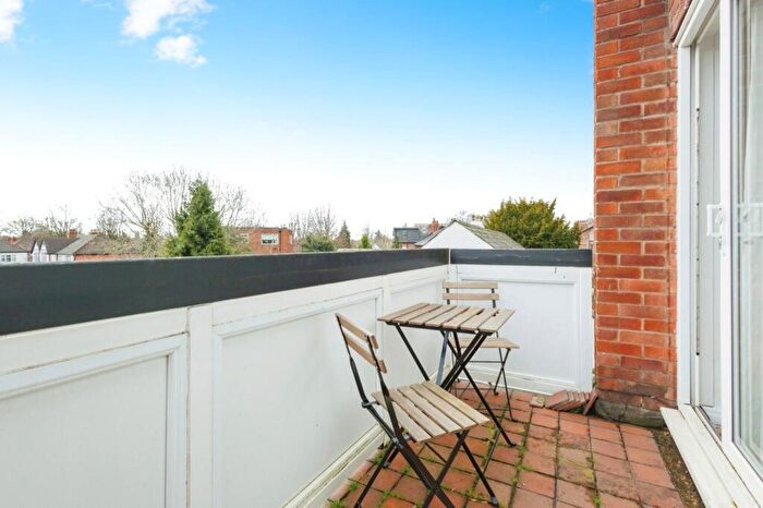 1 Bedroom Flat To Rent In Sheen Road, London, TW9