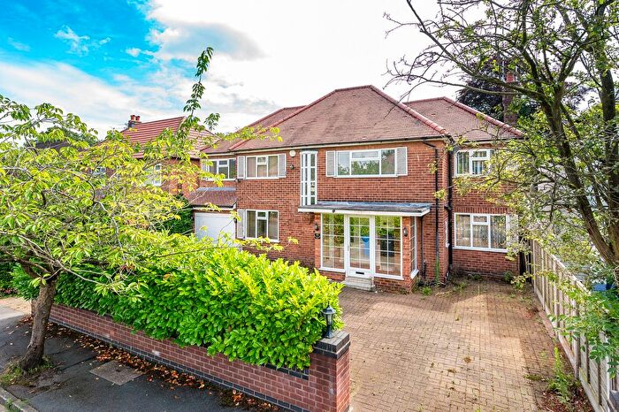 5 Bedroom Detached House For Sale In Daylesford Road, Cheadle, SK8