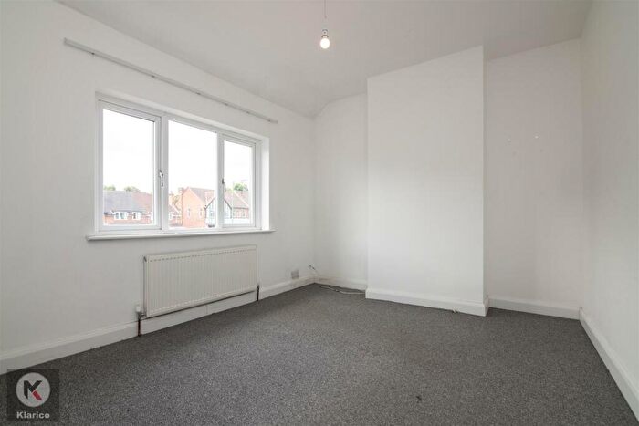 3 Bedroom Semi-Detached House For Sale In Warwick Road, Acocks Green, B27