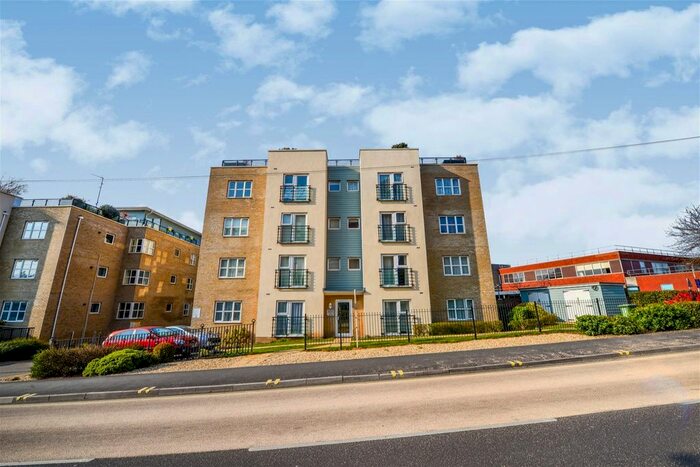 2 Bedroom Flat To Rent In Coxford Road, Southampton, Hampshire, SO16