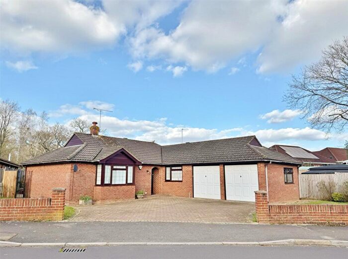 3 Bedroom Bungalow For Sale In Keswick Way, Verwood, Dorset, BH31