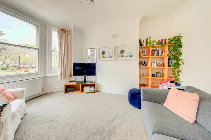 2 Bedroom Flat To Rent In Devonshire Road, Forest Hill, London, SE23
